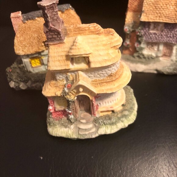 Lot 4 Miniature Thatched Roof Cottage Houses Fairy Garden Village Resin Decor - Picture 5 of 8